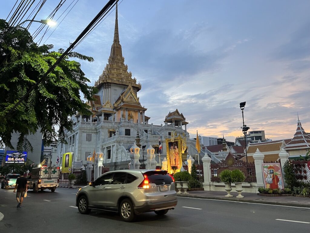 Wat Traimit Withayaram Worawihan (Golden Buddha Temple Bangkok)