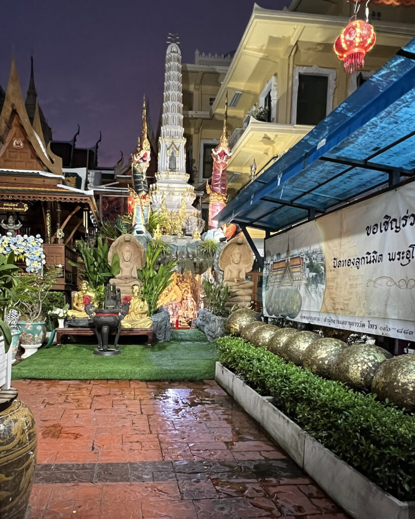 Wat Samphanthawongsaram (Wat Ko) Chinatown Bangkok