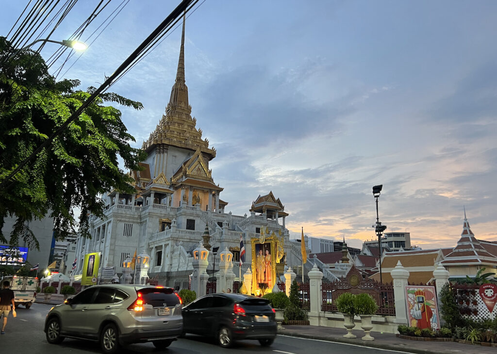 Wat Traimit Withayaram Worawihan (Golden Buddha) Chinatown Bangkok